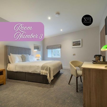 Number One Townhouse Bed & Breakfast Kinsale Bagian luar foto