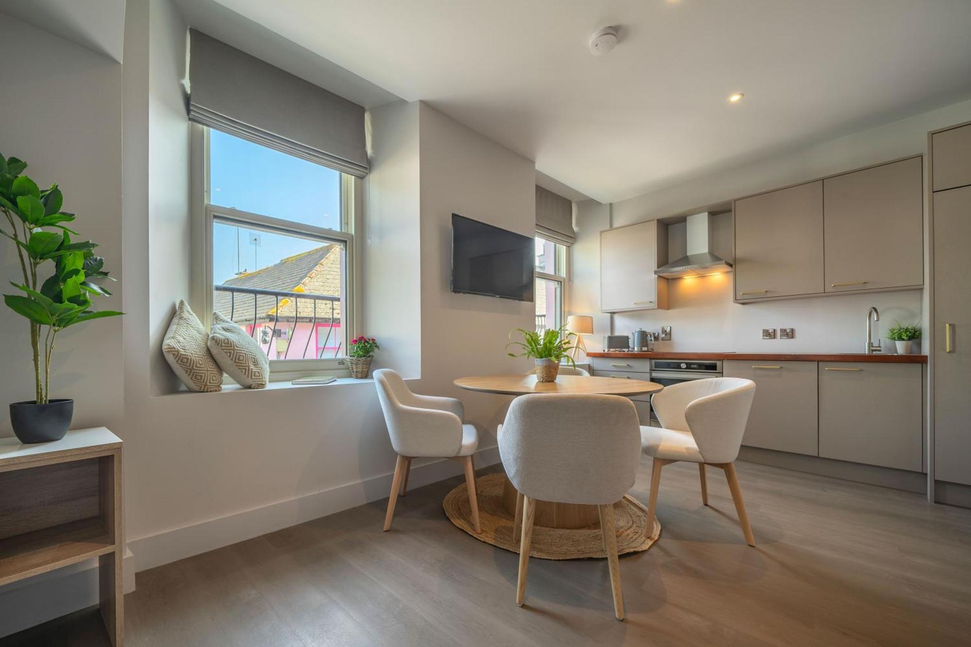 Number One Townhouse Bed & Breakfast Kinsale Bagian luar foto