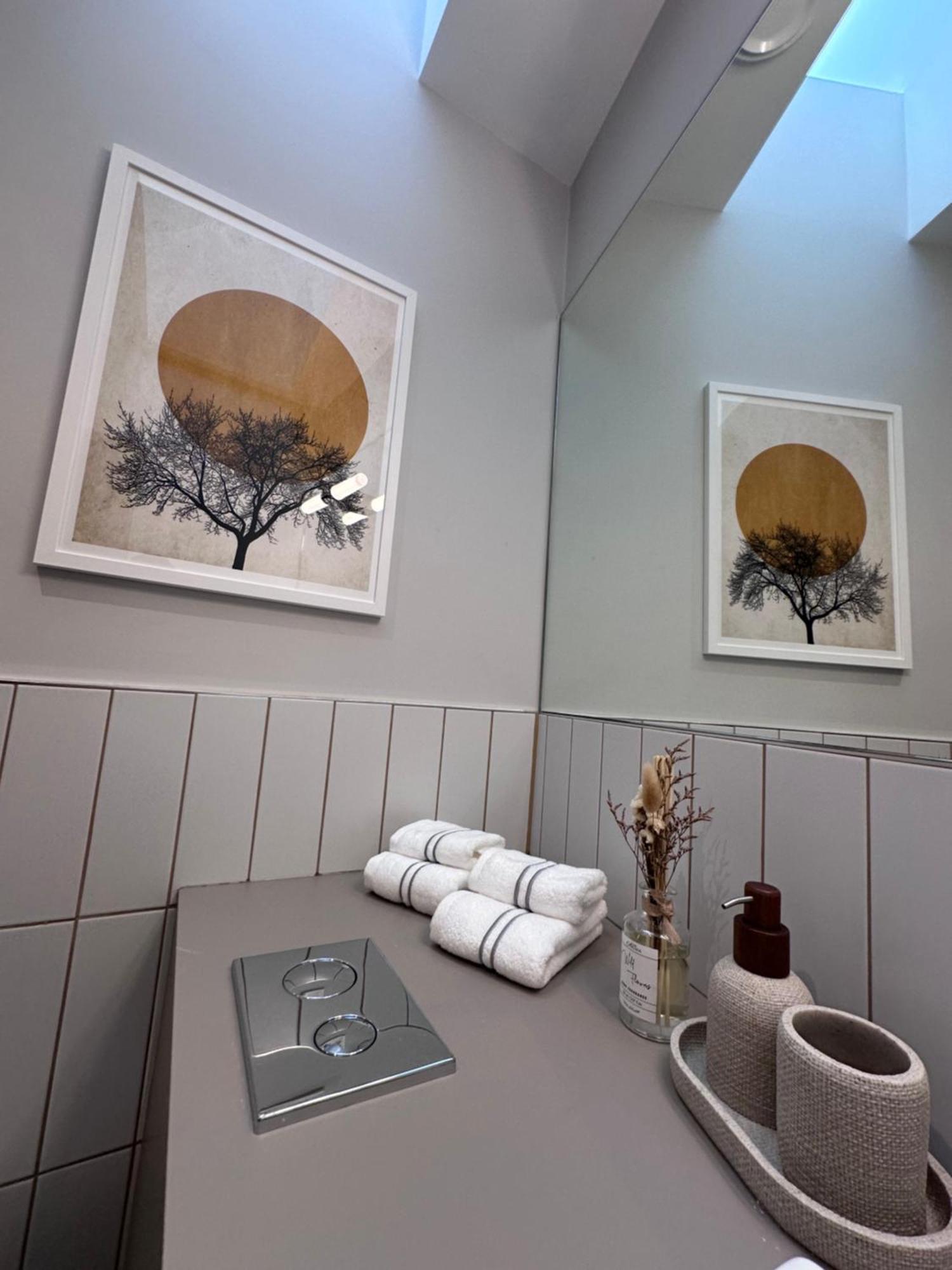 Number One Townhouse Bed & Breakfast Kinsale Bagian luar foto