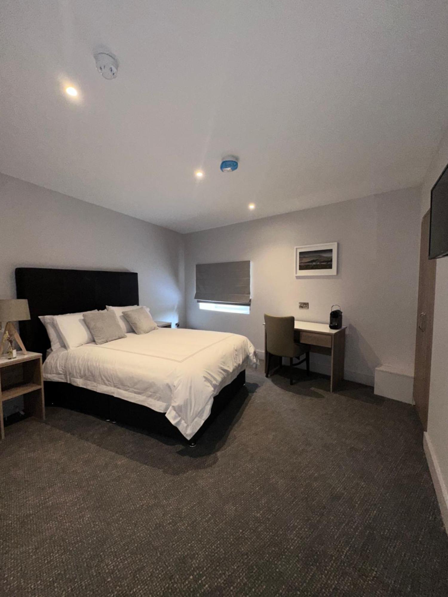 Number One Townhouse Bed & Breakfast Kinsale Bagian luar foto